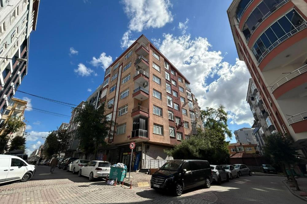 YAYLA MERKEZDE ASANSÖRLÜ, İÇİ YENİLENMİŞ KİRALIK 3+1 KÖŞE DAİRE