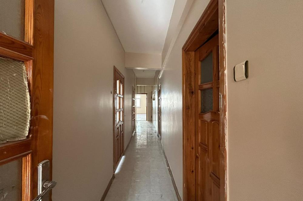 YAYLA MERKEZDE ASANSÖRLÜ, İÇİ YENİLENMİŞ KİRALIK 3+1 KÖŞE DAİRE
