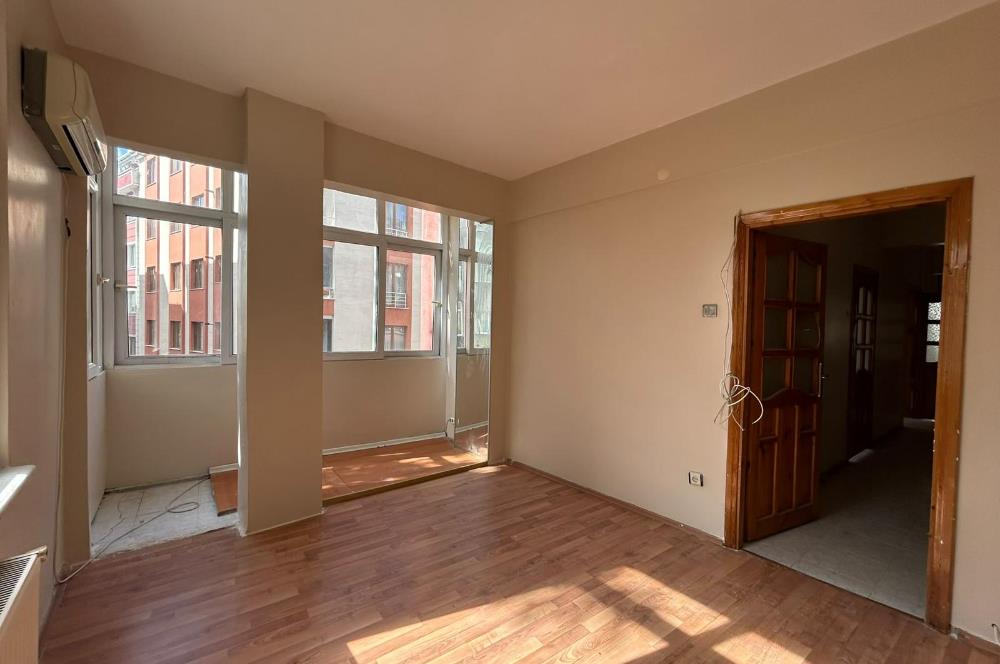 YAYLA MERKEZDE ASANSÖRLÜ, İÇİ YENİLENMİŞ KİRALIK 3+1 KÖŞE DAİRE