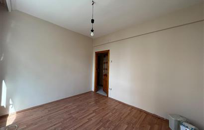 YAYLA MERKEZDE ASANSÖRLÜ, İÇİ YENİLENMİŞ KİRALIK 3+1 KÖŞE DAİRE