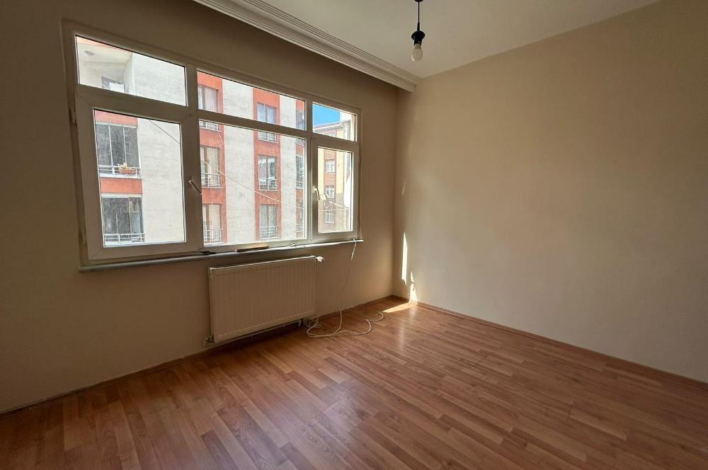 YAYLA MERKEZDE ASANSÖRLÜ, İÇİ YENİLENMİŞ KİRALIK 3+1 KÖŞE DAİRE
