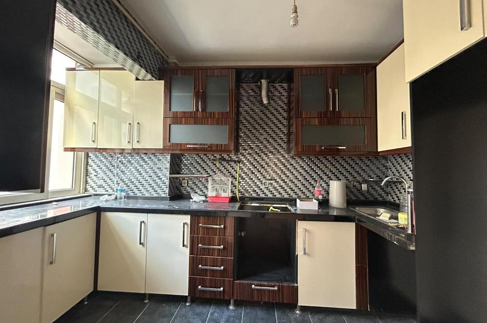 YAYLA MERKEZDE ASANSÖRLÜ, İÇİ YENİLENMİŞ KİRALIK 3+1 KÖŞE DAİRE