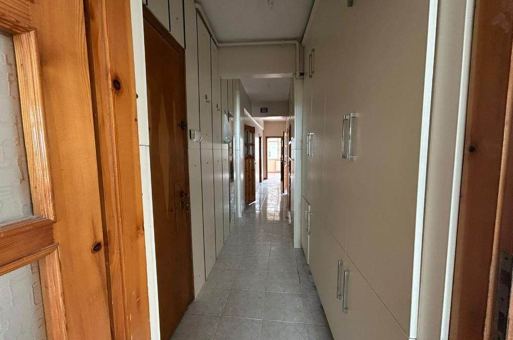 YAYLA MERKEZDE ASANSÖRLÜ, İÇİ YENİLENMİŞ KİRALIK 3+1 KÖŞE DAİRE