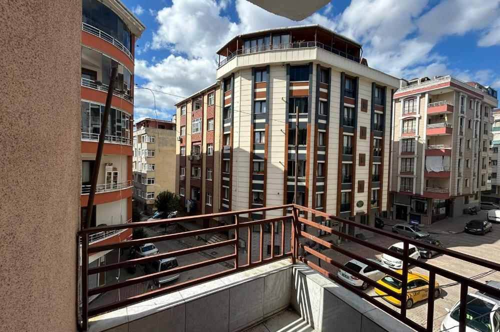 YAYLA MERKEZDE ASANSÖRLÜ, İÇİ YENİLENMİŞ KİRALIK 3+1 KÖŞE DAİRE