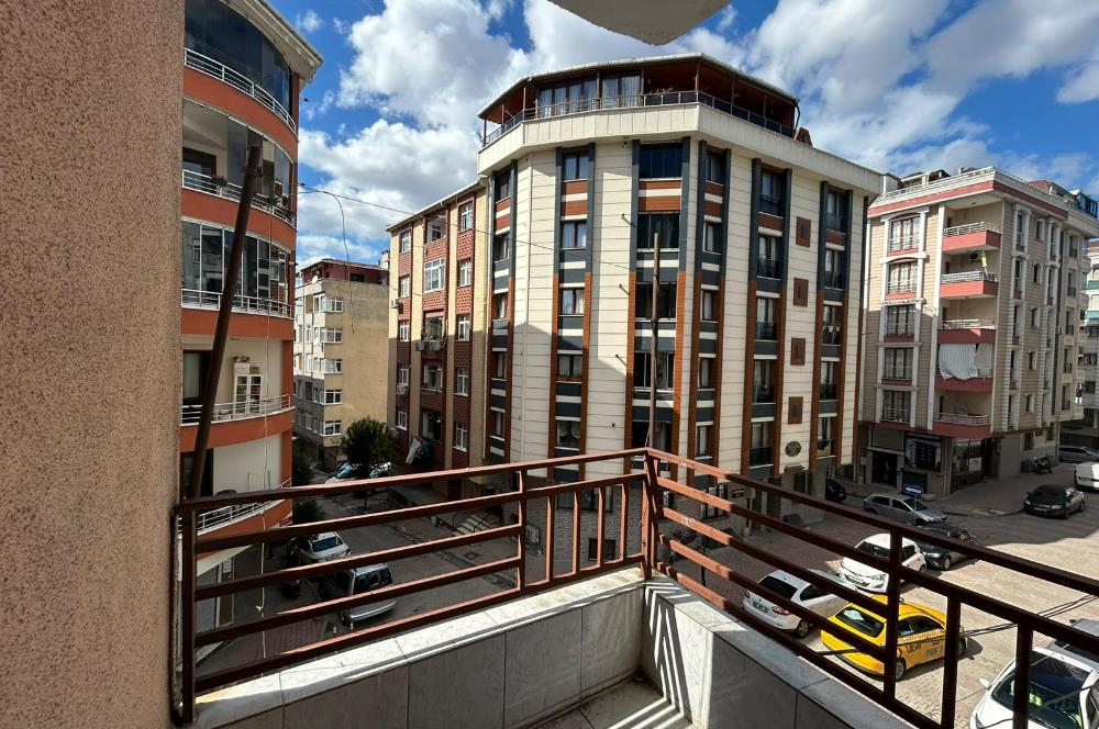 YAYLA MERKEZDE ASANSÖRLÜ, İÇİ YENİLENMİŞ KİRALIK 3+1 KÖŞE DAİRE
