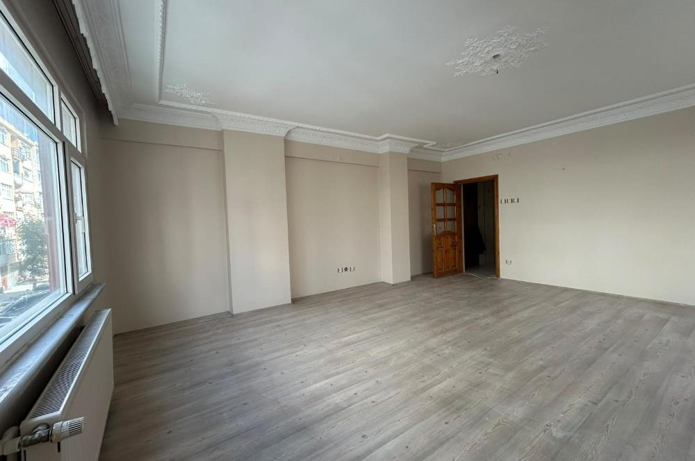 YAYLA MERKEZDE ASANSÖRLÜ, İÇİ YENİLENMİŞ KİRALIK 3+1 KÖŞE DAİRE