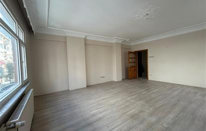 YAYLA MERKEZDE ASANSÖRLÜ, İÇİ YENİLENMİŞ KİRALIK 3+1 KÖŞE DAİRE