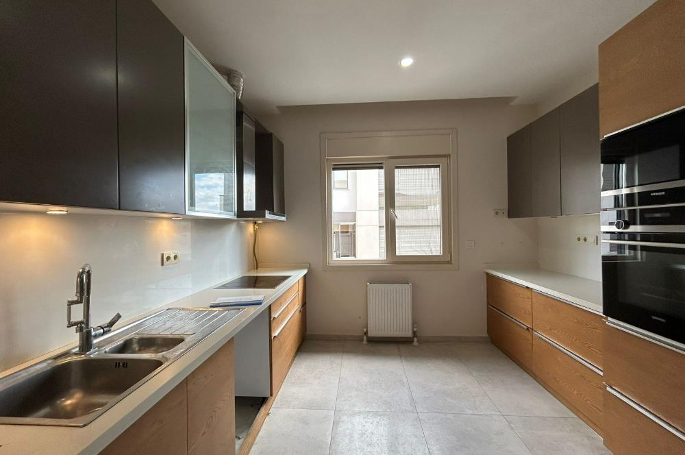 Caddebostan'da Satılık 3+1 Daire, Sahile Yakın, 110m²