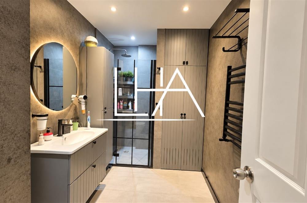 GÖKKUŞAĞI SİTESİ'NDE YENİLENMİŞ GENİŞ 3+2 TERS DUBLEKS DAİRE