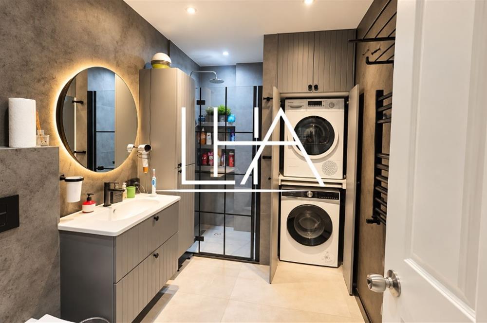GÖKKUŞAĞI SİTESİ'NDE YENİLENMİŞ GENİŞ 3+2 TERS DUBLEKS DAİRE
