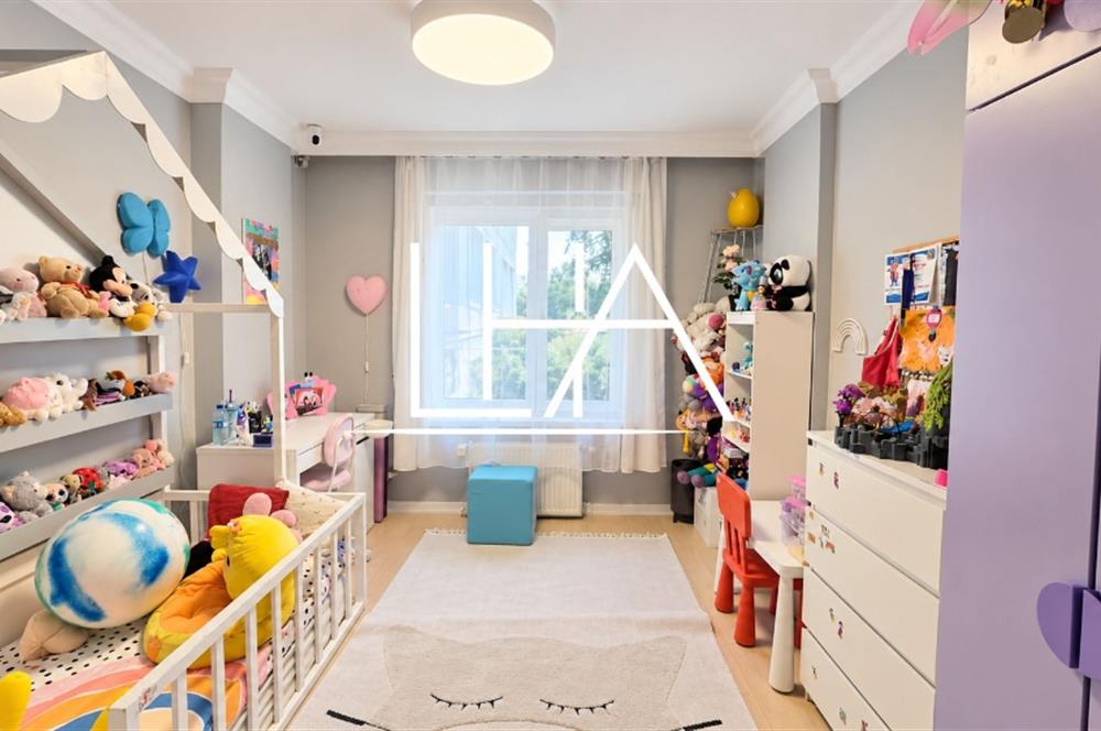 GÖKKUŞAĞI SİTESİ'NDE YENİLENMİŞ GENİŞ 3+2 TERS DUBLEKS DAİRE