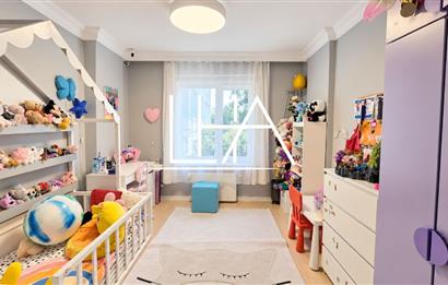 GÖKKUŞAĞI SİTESİ'NDE YENİLENMİŞ GENİŞ 3+2 TERS DUBLEKS DAİRE
