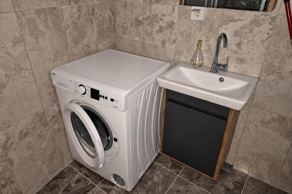 C21 BAL'DAN SÜTLÜCE MAHALLESİNDE 1+1 EŞYALI KİRALIK DAİRE