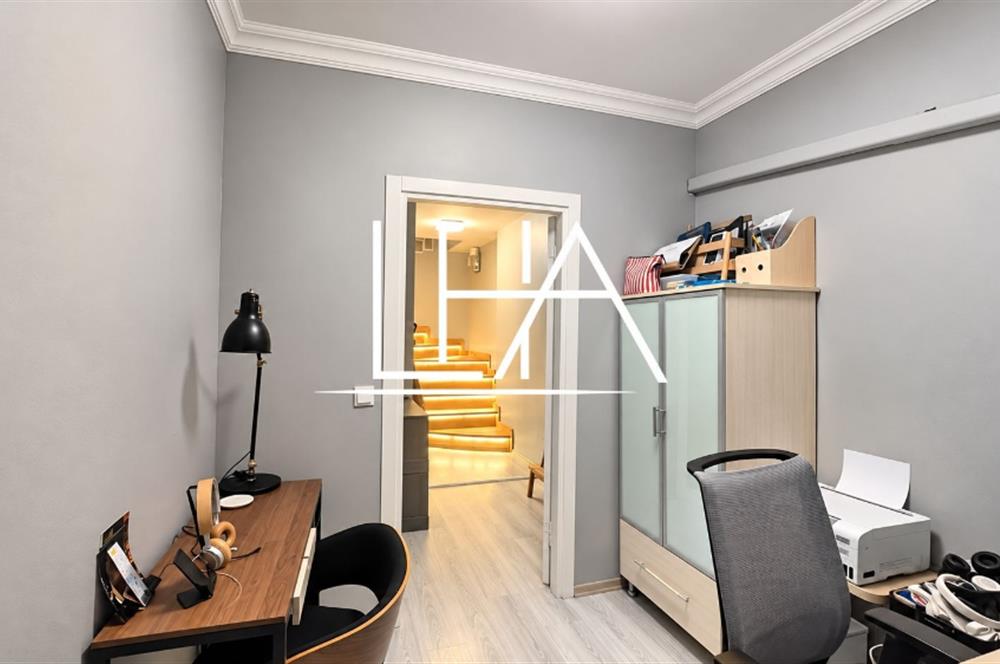 GÖKKUŞAĞI SİTESİ'NDE YENİLENMİŞ GENİŞ 3+2 TERS DUBLEKS DAİRE