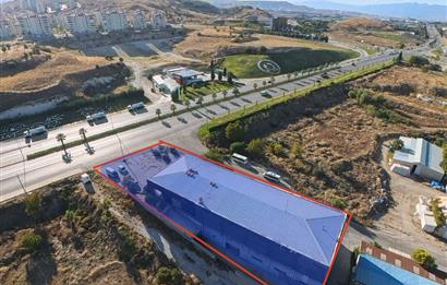 C21 LOFT'TAN İZMİR ASFALTI ÜZERİNDE 4.000 m² KİRALIK KOMPLE BİNA