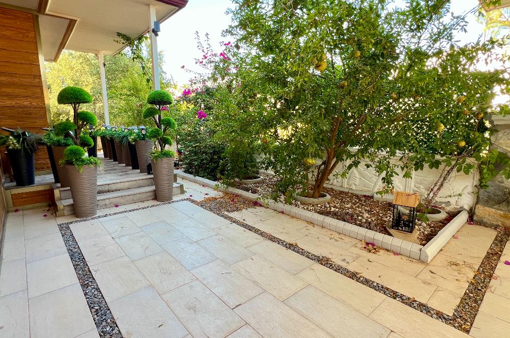DİDİM AKBÜK MERKEZDE DENİZE 300 M HAVUZLU BAHÇELİ 4+1 VİLLA