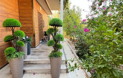 DİDİM AKBÜK MERKEZDE DENİZE 300 M HAVUZLU BAHÇELİ 4+1 VİLLA