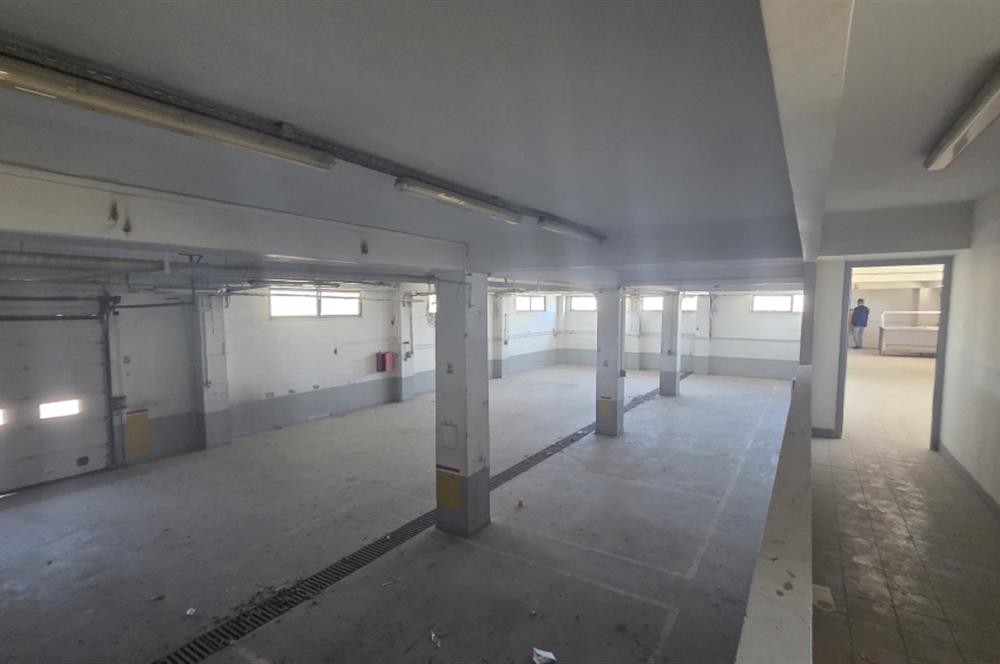 C21 LOFT'TAN İZMİR ASFALTI ÜZERİNDE 4.000 m² KİRALIK KOMPLE BİNA