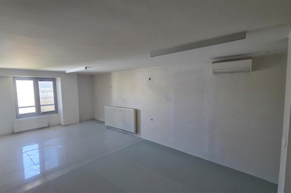 C21 LOFT'TAN İZMİR ASFALTI ÜZERİNDE 4.000 m² KİRALIK KOMPLE BİNA