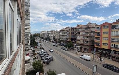 Bahçelievler Gün Sazak Bulvarı'nda Kiralık Geniş 2+1 Daire