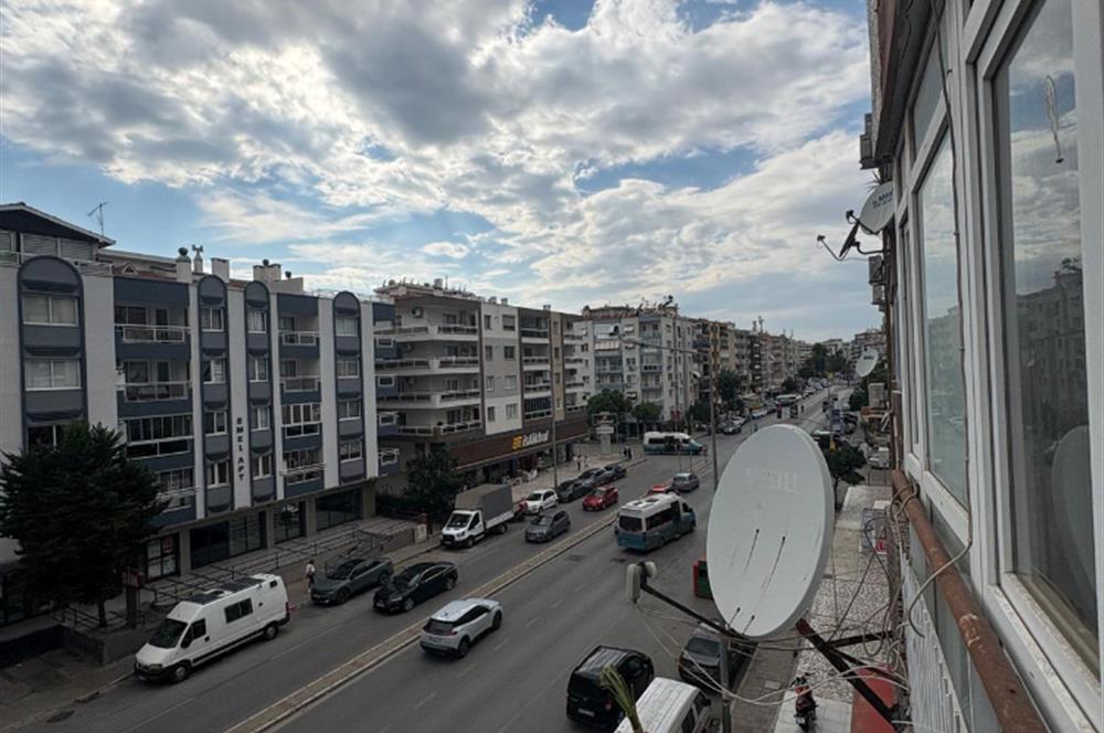 Bahçelievler Gün Sazak Bulvarı'nda Kiralık Geniş 2+1 Daire