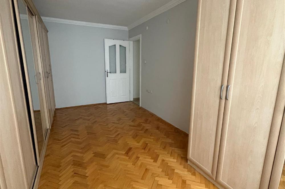 Bahçelievler Gün Sazak Bulvarı'nda Kiralık Geniş 2+1 Daire