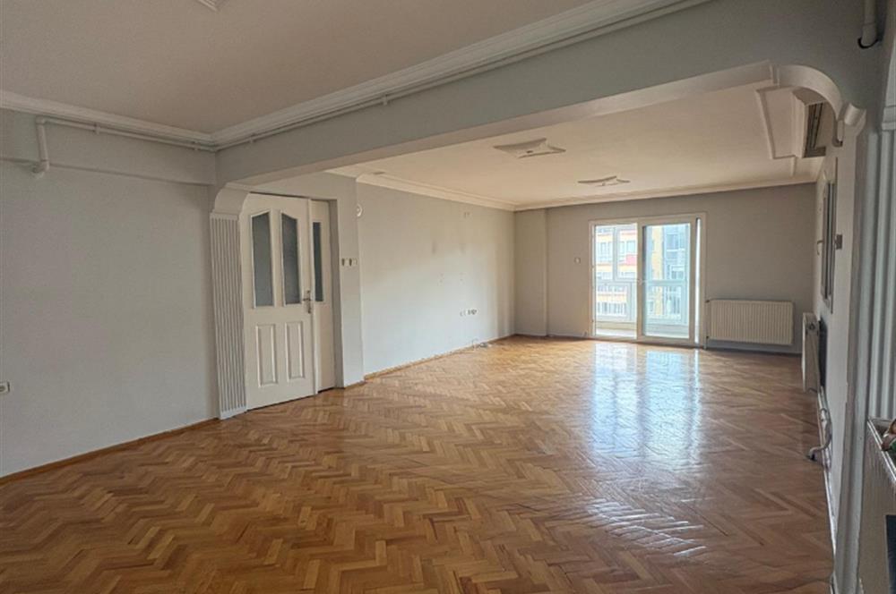 Bahçelievler Gün Sazak Bulvarı'nda Kiralık Geniş 2+1 Daire