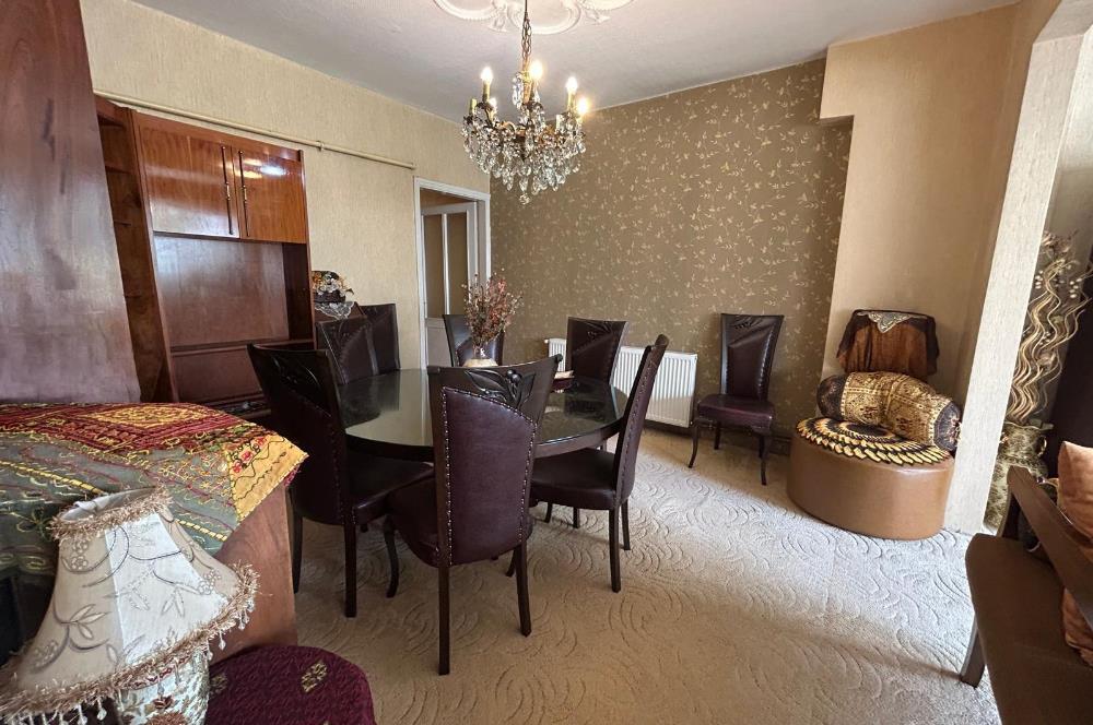 FATİH VATAN CADDESİ AKŞEMSETTİN MAHALLESİNDE 3+1 SATILIK DAİRE