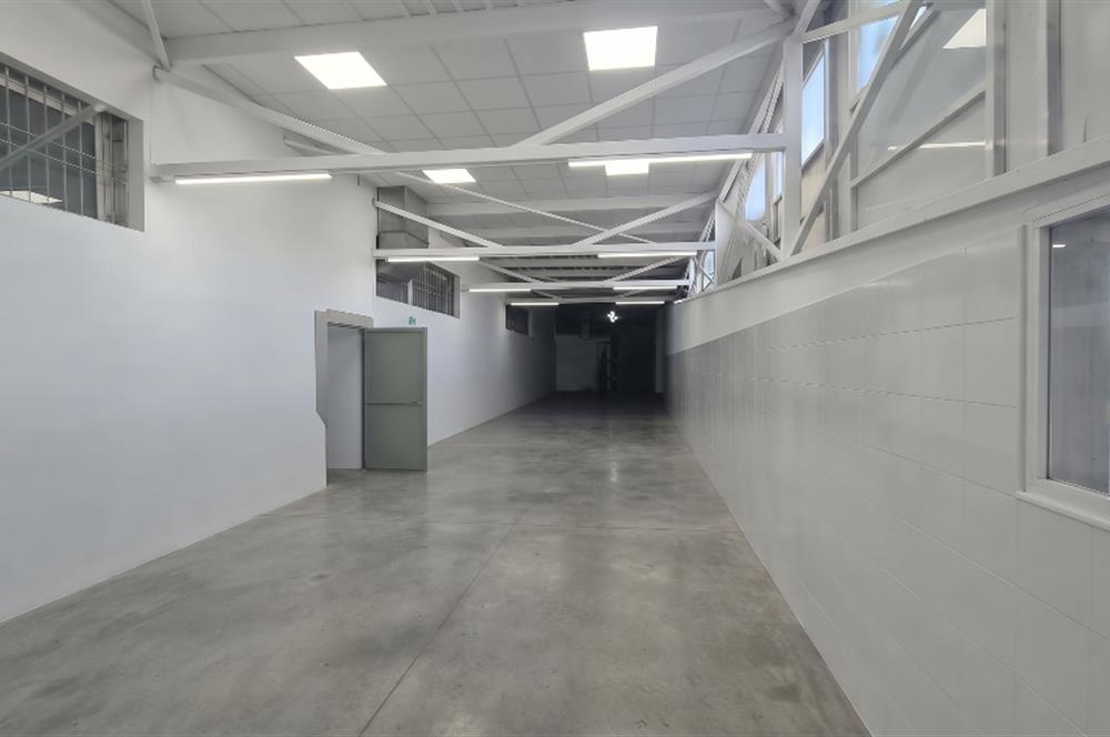 C21 LOFT'TAN İZMİR ASFALTI ÜZERİNDE 4.000 m² KİRALIK KOMPLE BİNA
