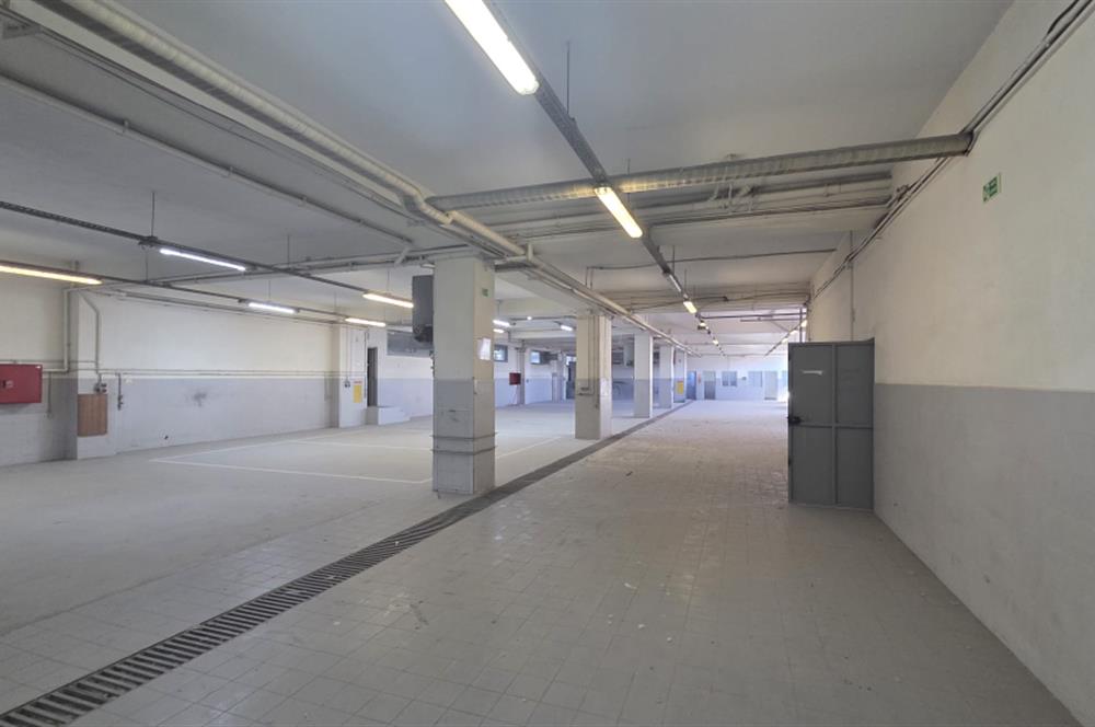 C21 LOFT'TAN İZMİR ASFALTI ÜZERİNDE 4.000 m² KİRALIK KOMPLE BİNA