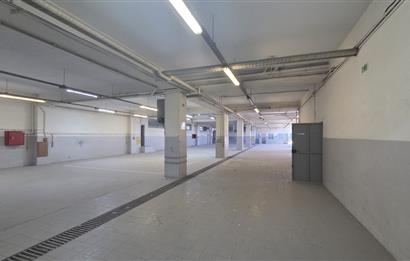 C21 LOFT'TAN İZMİR ASFALTI ÜZERİNDE 4.000 m² KİRALIK KOMPLE BİNA