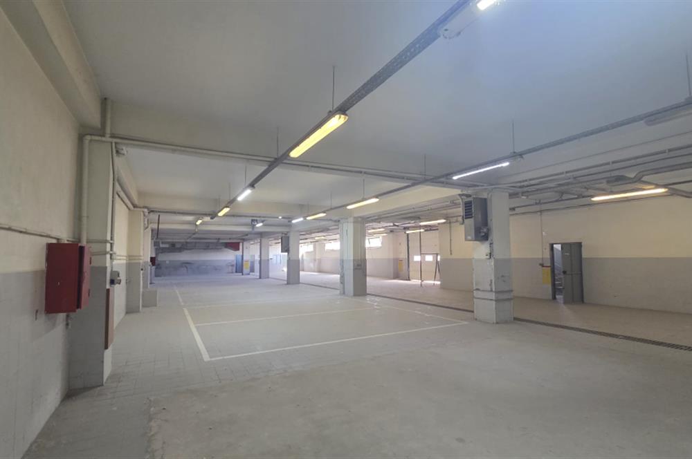 C21 LOFT'TAN İZMİR ASFALTI ÜZERİNDE 4.000 m² KİRALIK KOMPLE BİNA