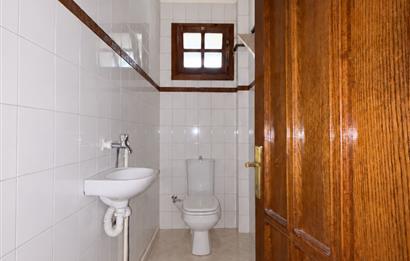 SUADİYE TÜCCAR KATİBİ SOKAK'TA KATTA TEK  3+1 DAİRE