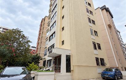 SUADİYE TÜCCAR KATİBİ SOKAK'TA KATTA TEK  3+1 DAİRE