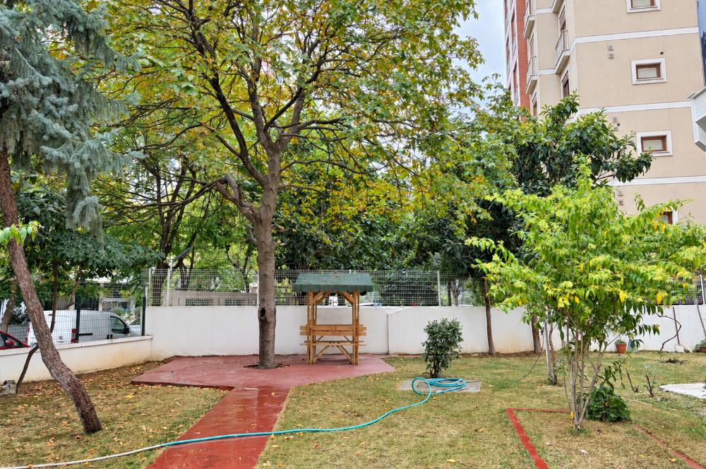 SUADİYE TÜCCAR KATİBİ SOKAK'TA KATTA TEK  3+1 DAİRE