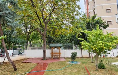 SUADİYE TÜCCAR KATİBİ SOKAK'TA KATTA TEK  3+1 DAİRE