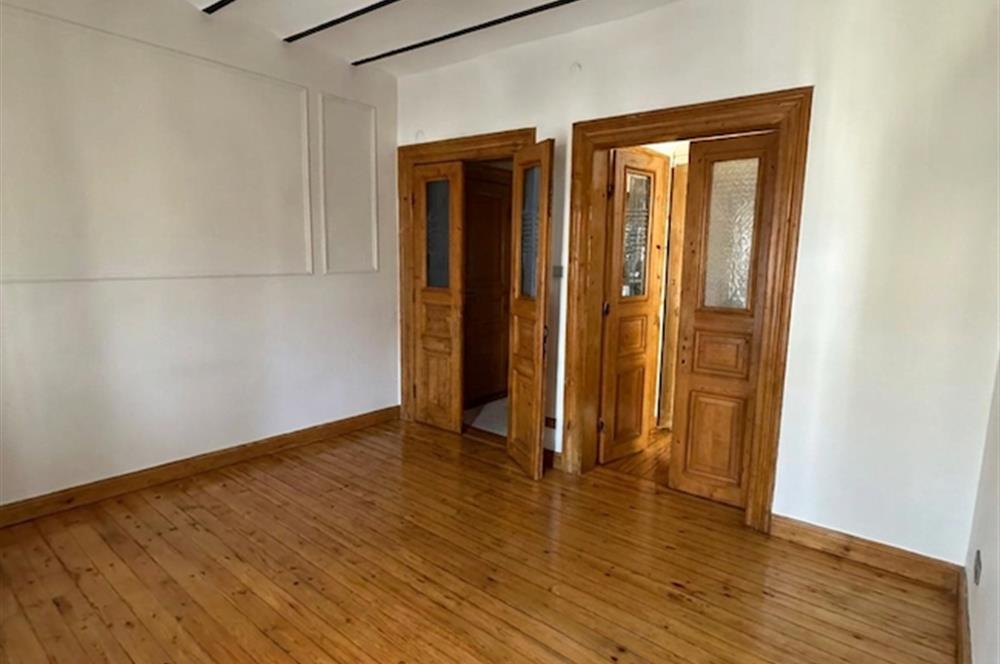 Galata Kulesine Komşu 2+1 Deniz Manzaralı Daire Satılık Daire
