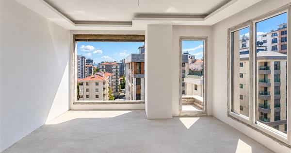 SUADİYE'DE BAĞDAT CADDESİ'NE YÜRÜME MESAFESİNDE SIFIR GENİŞ 3+1 - 37798