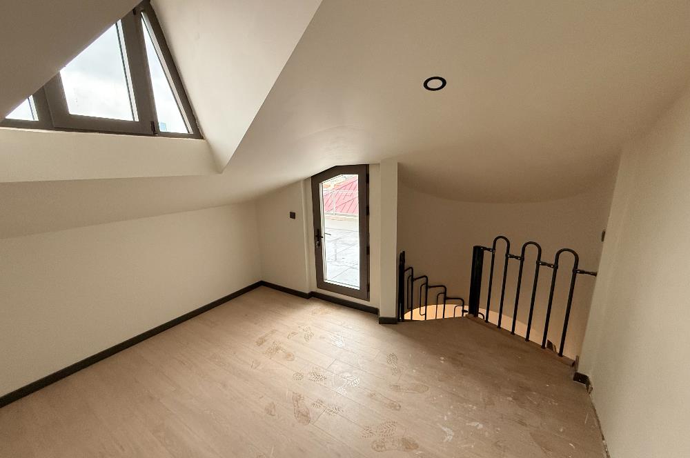 Gayrettepe'de Sıfır Binada Kiralık Çatı Dubleks