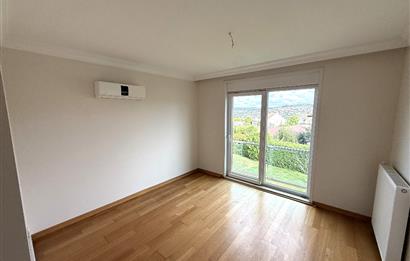 Zekeriyaköy'de Site İçinde, Önü Açık 4+2 Kiralık Villa