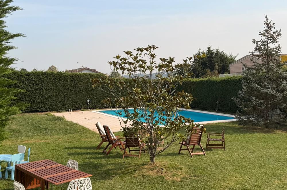 Zekeriyaköy'de Site İçinde, Önü Açık 4+2 Kiralık Villa