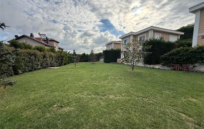 Zekeriyaköy'de Site İçinde, Önü Açık 4+2 Kiralık Villa