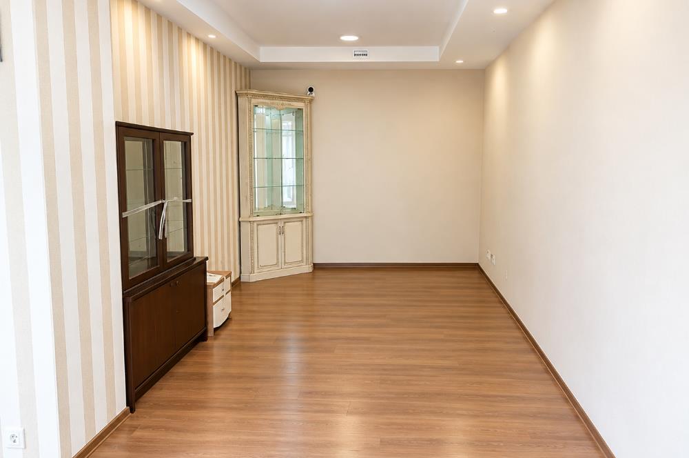 Tunalı Hilmi Caddesi Kuğulu Pasajı’nda Kiralık Köşe Dükkân!
