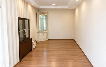 Tunalı Hilmi Caddesi Kuğulu Pasajı’nda Kiralık Köşe Dükkân!