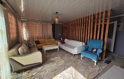 Mumcular Gökyer yıllık  kiralık 1698 m2 tarla ve icerisinde 1+1 esyalı müstakil ev