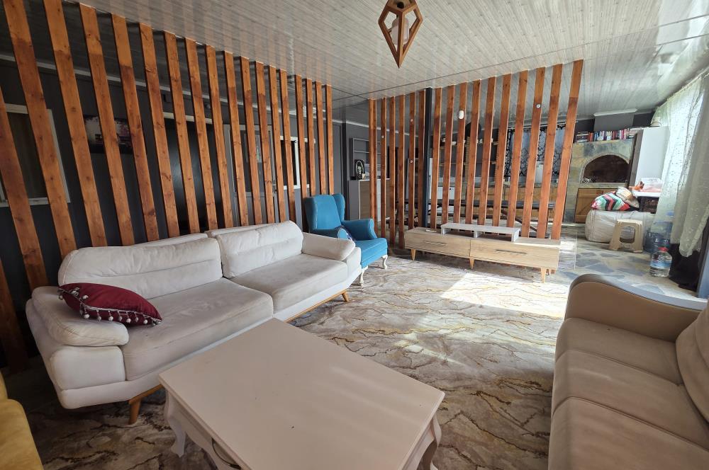 Mumcular Gökyer yıllık  kiralık 1698 m2 tarla ve icerisinde 1+1 esyalı müstakil ev