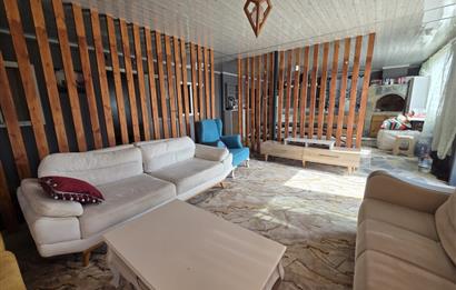 Mumcular Gökyer yıllık  kiralık 1698 m2 tarla ve icerisinde 1+1 esyalı müstakil ev