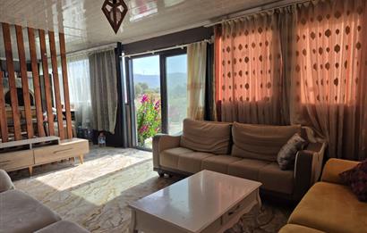 Mumcular Gökyer yıllık  kiralık 1698 m2 tarla ve icerisinde 1+1 esyalı müstakil ev