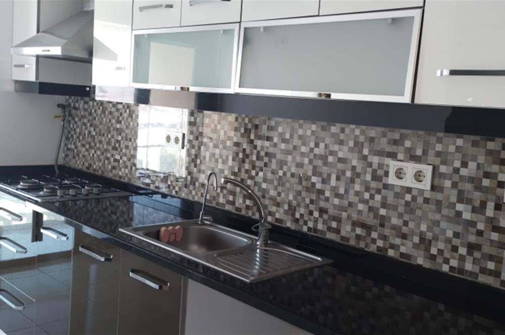 Kartal Marmaray'a, Sahile yürüme mesafeli Kiralık 4+1 Daire