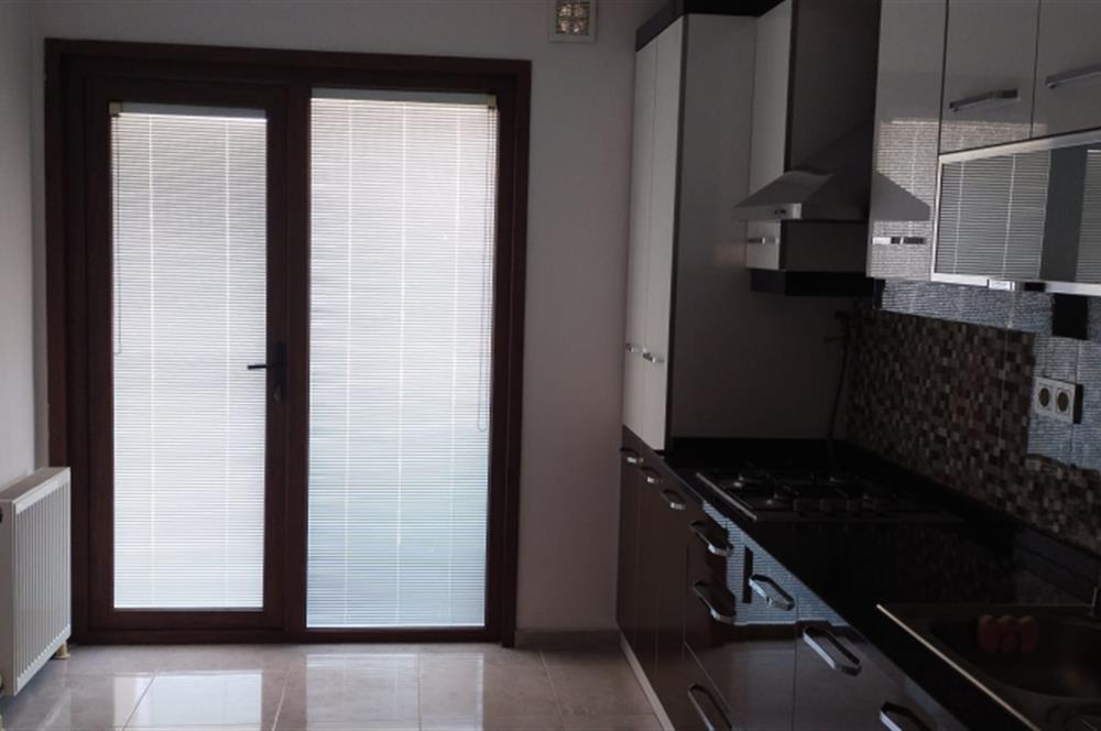 Kartal Marmaray'a, Sahile yürüme mesafeli Kiralık 4+1 Daire